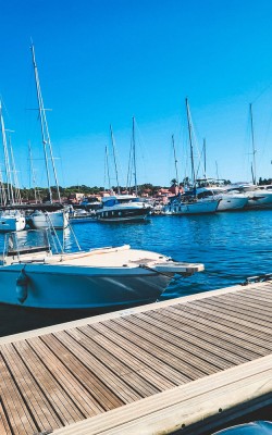 article-de-blog-blue-sky-boat-4-idees-de-cadeaux-originales-pour-noel-avec-blueskyboat-location-a-quai