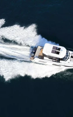 blueskyboat-location-de-bateau-excursions-en-bateau-activite-en-mer-giens-porquerolles-port-cros-levant-corse-mediterranee