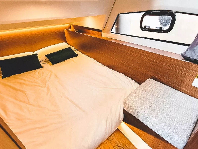 bsb-cabine-location-yacht-bateau-blue-sky-boat-sejour-sud-france