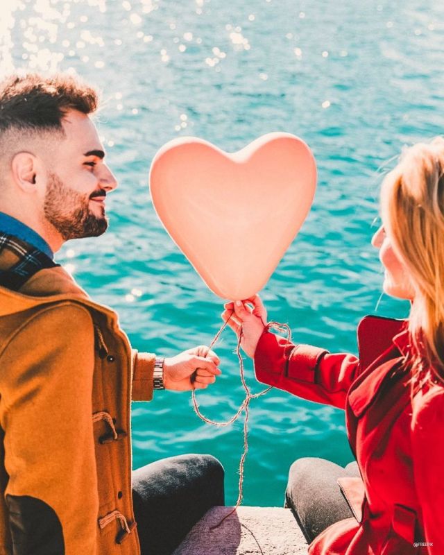 Nous vous souhaitons une très joyeuse Saint-Valentin ! 🫶

________________

🪢 Infos / Réservation
📞 04 94 08 65 44
📲 www.blueskyboat.com
📍 Quai de Hyères, 83400 Hyères
🕐 Ouvert de 9h à 18h
🚤 10 personnes maximum (sans capitaine)

#saintvalentin #love #saintvalentinday #valentinsday #valentinsdaygift #boattrip #southoffrance #cotedazurnow #sunset #paca #blueskyboat